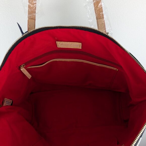 NWT Dooney and Bourke Chevron Tote w/matching pouch and keychain - Picture 6 of 6